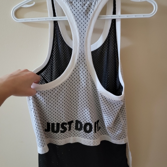 Nike - Picture 3 of 3